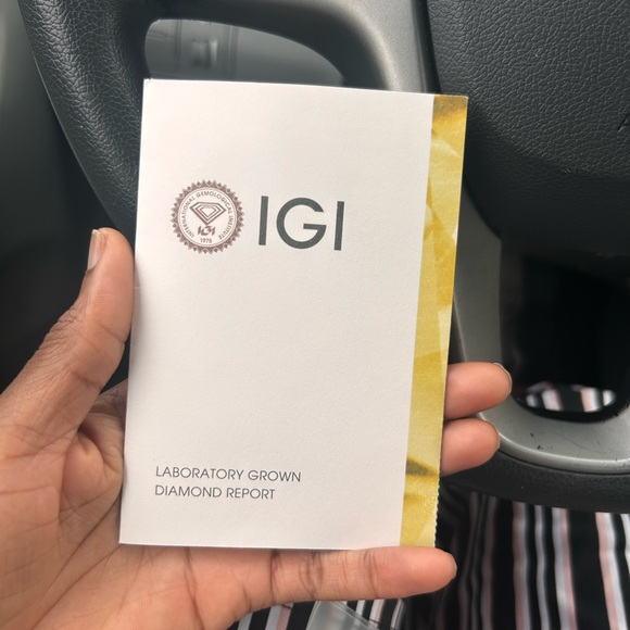 18K White Gold Petite Twisted Vine Lab Diamond Ring (Size 4) - Picture 8 of 10